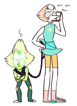 daxdraws:  Peridot on a kiddie leash   Pearl