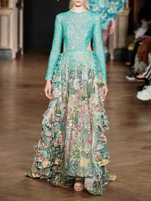 chandelyer:  Rahul Mishra ‘Cosmos’ spring 2023 couture