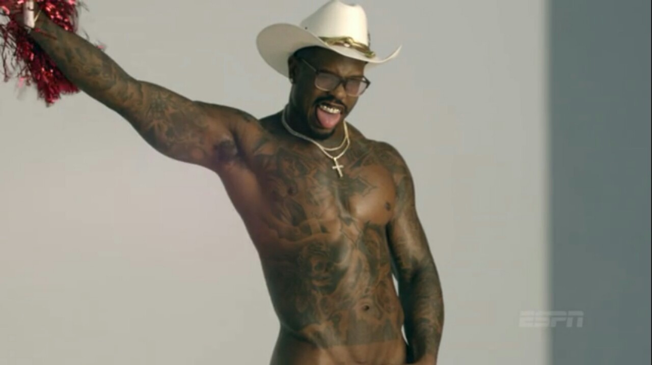 lamarworld:  (Pt.2) Von Miller booty 