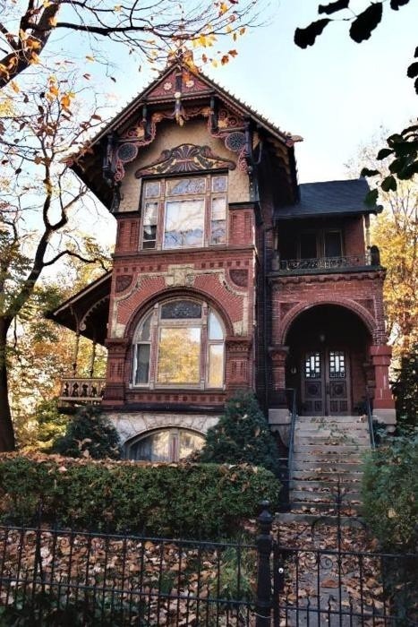 steampunktendencies:  Victorian Style Houses    N something different