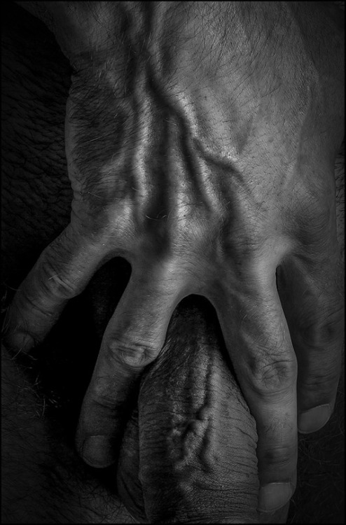 Love uncut cock and hairy ass!