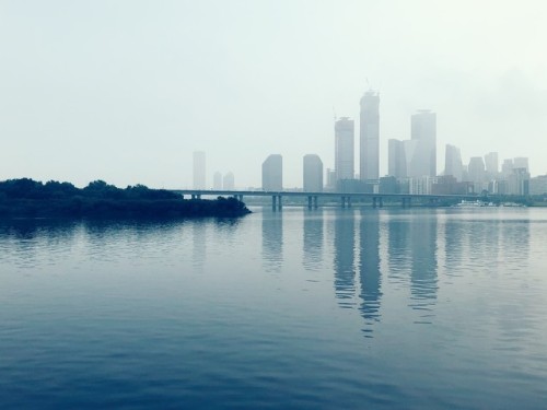 Hangang River on a rainy, misty day.