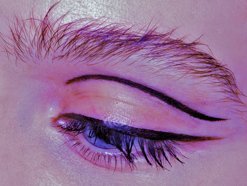 e-brat:furples:Moschino Fall 2009WET BRUSHED UP BROWS ARE THE BEST