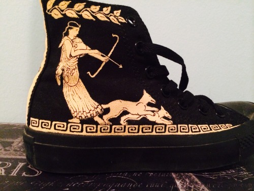 ave-puella:departingthetext:A pair of Converse that I painted based on Greek red-figure pottery! The