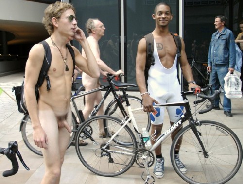 cumpletelyhappy:  The longer I stare at these two guys in front, the hotter they get.