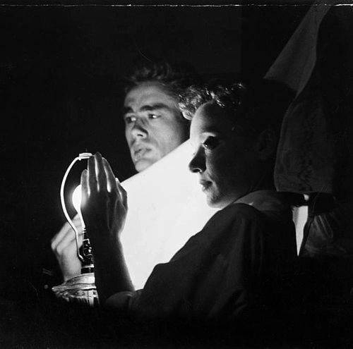 dreaminginthedeepsouth:Follies of GodPhoto of Barbara Baxley and James Dean on the set of “Eas