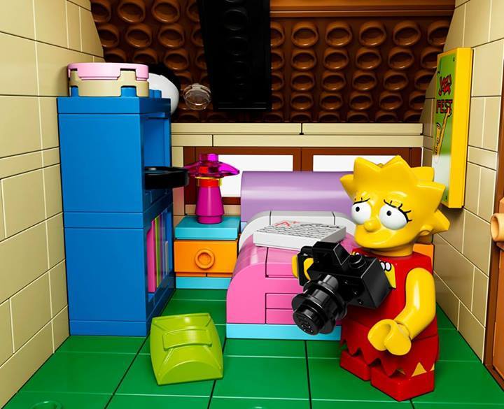 geek-art:  Geek-Art.net Run, you fouls Lego Simpsons are coming !!! More pics here 