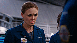 the-graveyardshift:Their reactions when someone accidentally breaks a bone is hilarious!