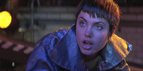 momonosuke:c-o0l:smolderingbouquetofroses:Angelina Jolie in Hackers (1995)slimybaby this is u when u