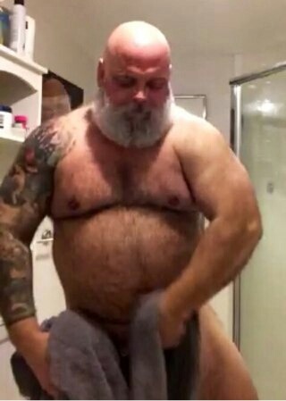 cigarpervdad:  spartacubs:  Lord yes  S FD 