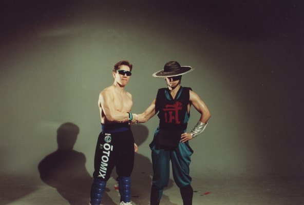 repisanintendo: Estas fotografías de producción de Mortal Kombat I y II están