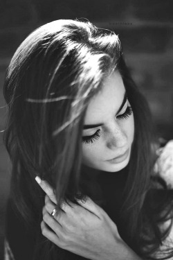 lesbtick:  lesbian b&amp;w blog 