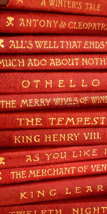 comtesse-du-chocolat: Shakespeare editions (source: pinterest.com)