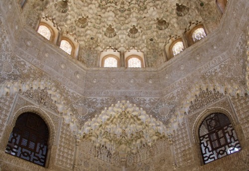 earlandladygray: Some of my favorite ceilings and walls inside the mind-blowing Alhambra.