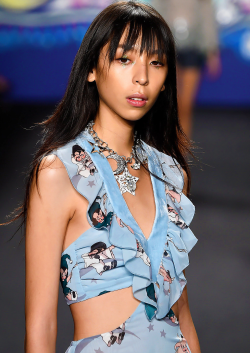 Vl4Da:  Issa Lish @ Anna Sui Ss 2015.