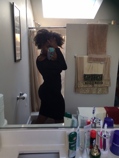 atasteoflee:  I was tagged by @100guns100clips In the selfies of 2015 post & I tag you beautiful ppl @silkktheshocka  @kngshxt @trufflebootybuttercream @bustyspice @khadds @marfmellow @norisblackbook & whoever else wants me to see their face 😌😬💕