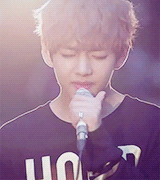 vheasoo:  Look, just look at this perfection.. How can you do this to my heart, Kim Taehyung? I can’