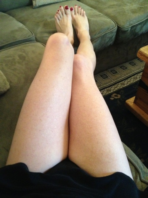 michellesplace:  Me n my skinny long legs :)