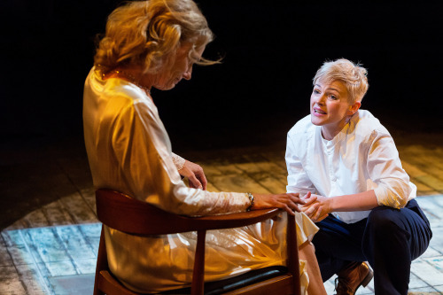 muchadoaboutmusicals: Maxine Peake as Hamlet Manchester’s Exchange Theatre