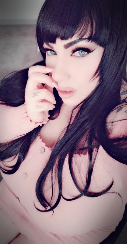 amy-villainous:     Shoot with Rodney today! 