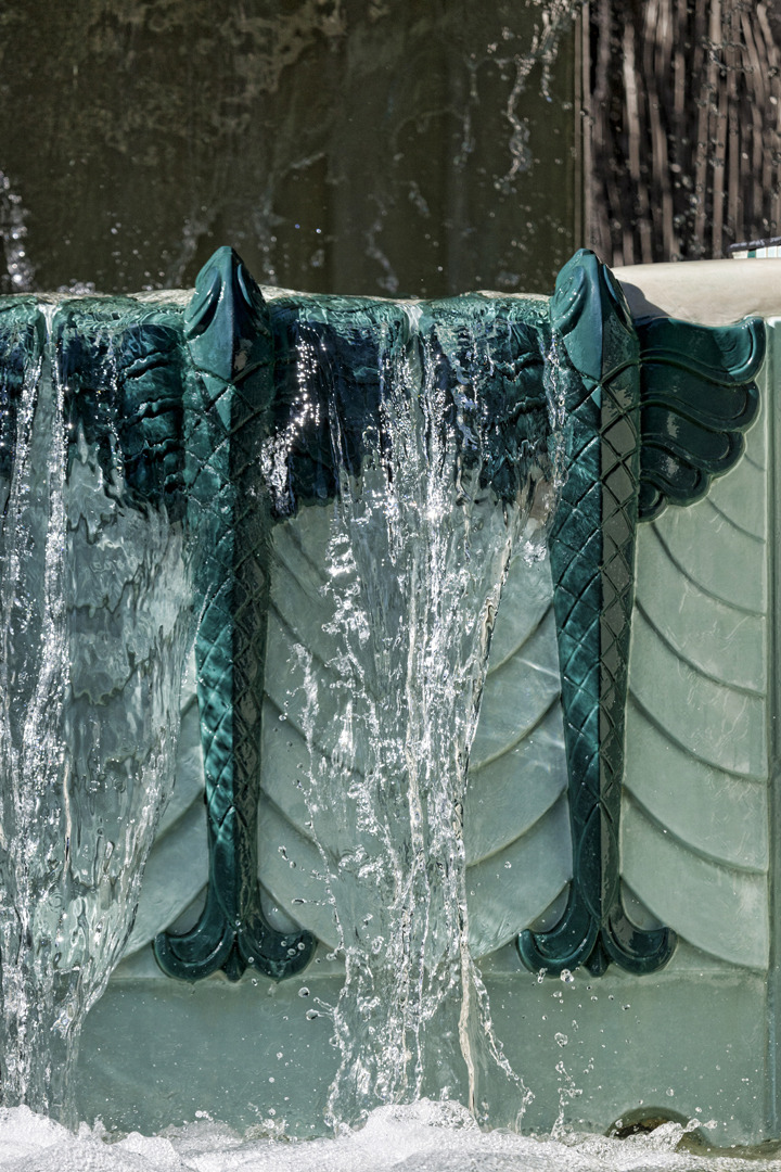 artdecodude:  Burbank City Hall (Exterior). One of my favorite fountains ever for