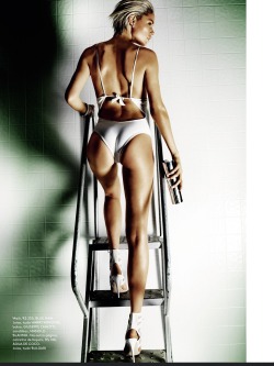 angeldoutzen:  Vogue Brazil By Mario Testino
