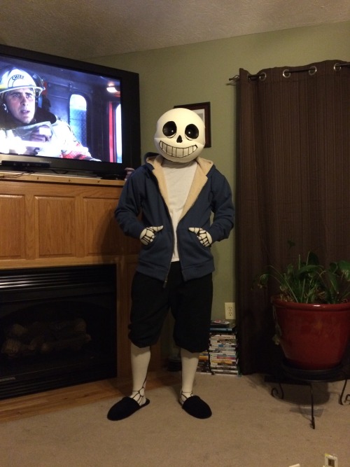 thebunnyking:  siijious:  Well I’m ready for yamacon now   guys I cannot believe sans is real