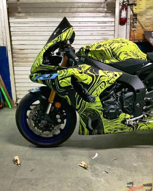 2015 Yamaha R1 wrapped, www.daidegasforum.com/forum/forum-specifici-di-marca/yamaha/foto-e-vi