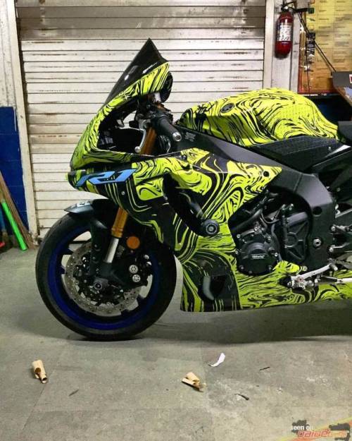 2015 Yamaha R1 wrapped, http://www.daidegasforum.com/forum/forum-specifici-di-marca/yamaha/foto-e-vi