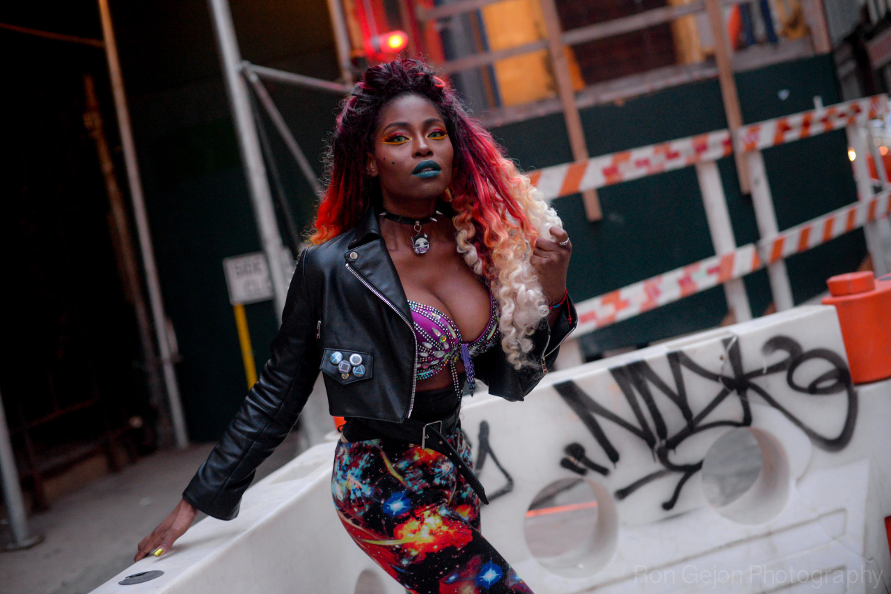 knitmeapony:  hantisedeloubli:  heirofglee:  My first photoshoot. Thanks to photography: