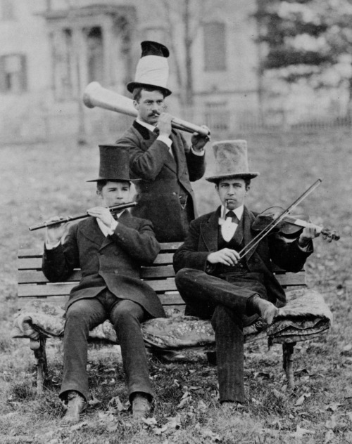 Musicians at Princeton, 1860s-1980s:1. Eight unidentified students hanging out on Princeton&rsq