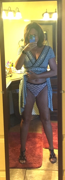 justplayin5162:  Happy Tuesday!👄
