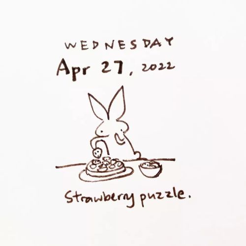Strategy of fitting more fruit #abunaday #daily #bunny #doodle #puzzle #strawberry #一日一兔 #拼图 #草莓ht