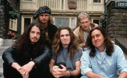 pearljaam:  Jeff Ament, Layne Staley, Chris Cornell, Matt Dillon and Cameron Crowe on the set of “Singles” (1992). 