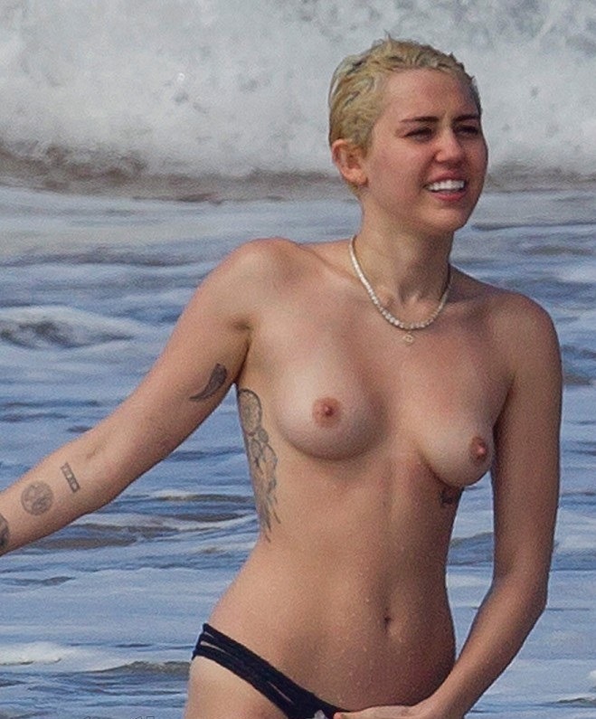 realcelebritynudes:  Miley Cyrus