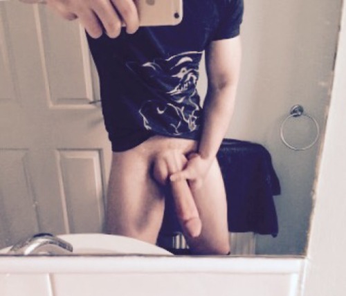 barebackbottomboi19:  FUCK!  Want!