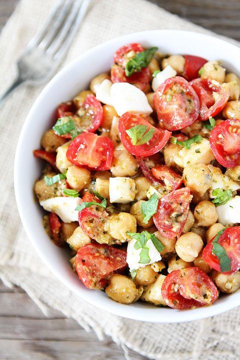 wineshopathome:  WineShop At Home: Chickpea, Pesto, Tomato and Mozzarella Salad -