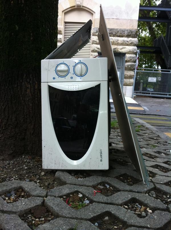 ianbrooks:  Street Faces by Aurélien Fontanet When you laugh, the world laughs