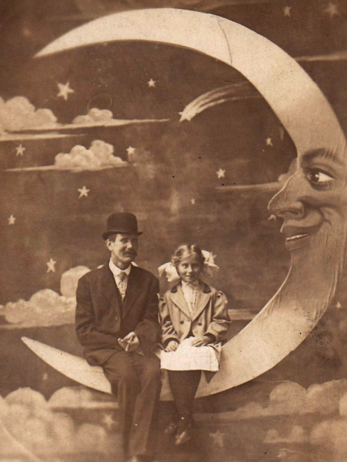 maudelynn:Father and Daughter on a Paper Moon :) (I love this one!!) 