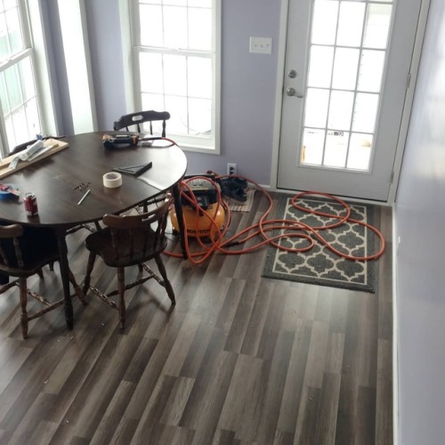 I think I forgot to post a pic of the progress of the #neverendingproject !! Last week we laid the f