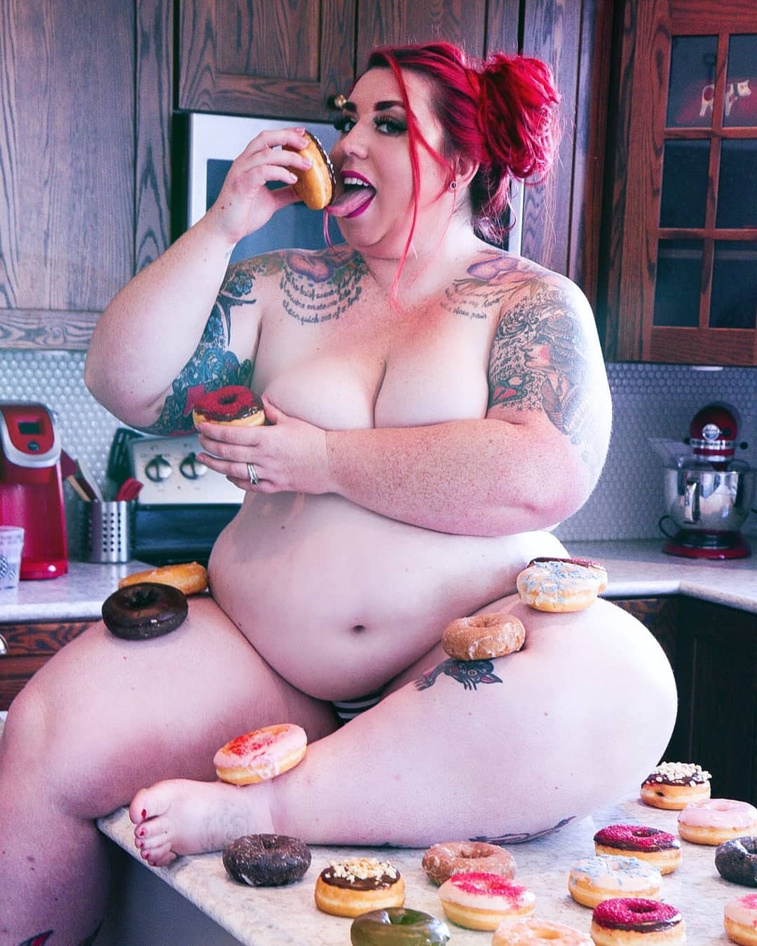 roxiadore: 🍩Just a girl and her donuts = pure happiness! 🍩  See all my donuts