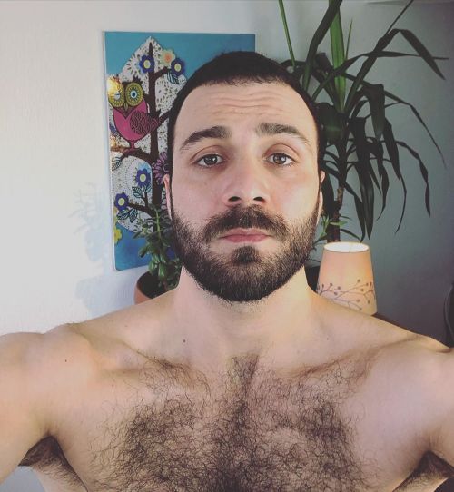 https://64.media.tumblr.com/1df00067168b7535b4e7bb76d0f951f2/01c67d239769c5cb-e3/s500x750/b5f3002f18fa7c6ea5656caaa32e783fa6fc3356.jpg