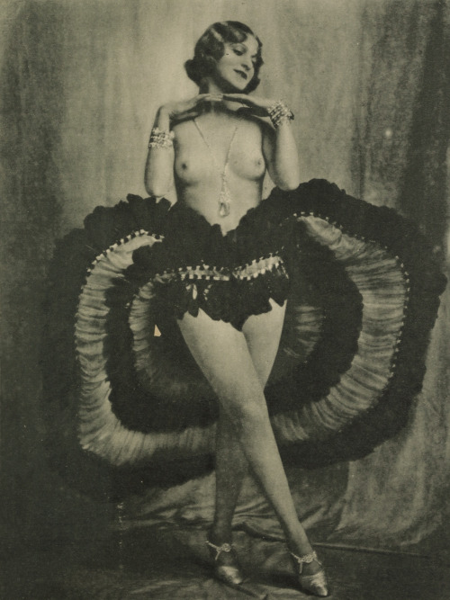 The Peacock’s Tail, 1929 Atelier d'Ora - Benda :: Das Pfauenrad. Maly Podszuk vom Wiener Stadttheate