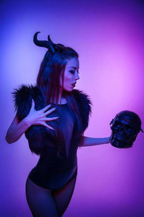 chickcosplay - My maleficent cosplay with video...