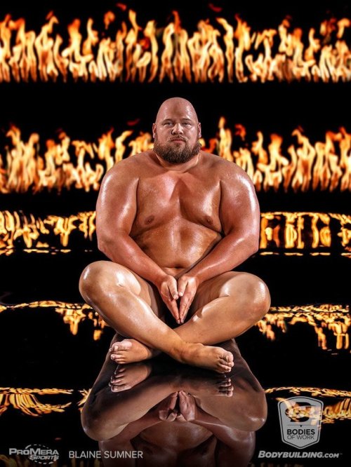 orsiar: bearmythology: HOLY TOLEDO!!!!! Powerlifter Blaine Sumner poses for Bodybuilding.com’s “Bodi