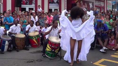 sepia2sage:  Bomba is an Afro-Puerto Rican folkloric music style developed throughout the 17th, 18th and 19th centuries by west African slaves brought to the island by the Spanish. It is a communal activity that still thrives in its traditional centers