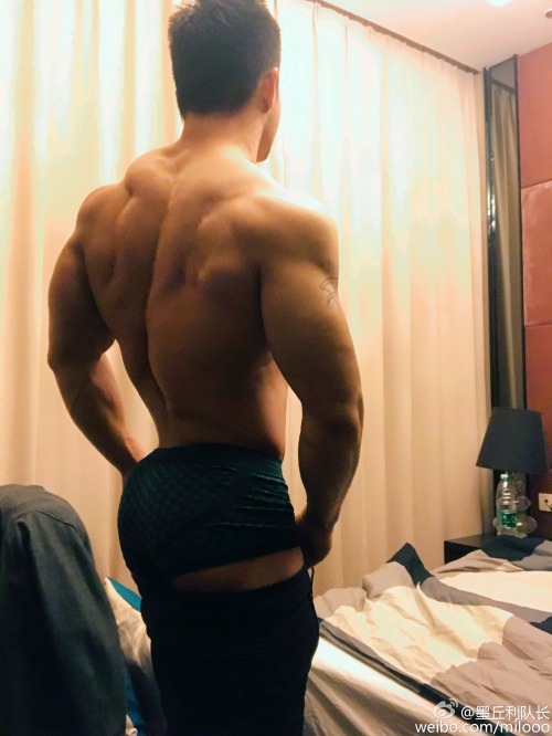 asiancock86: The muscle man of strong image around the world, do you want to see more? If the 23000 