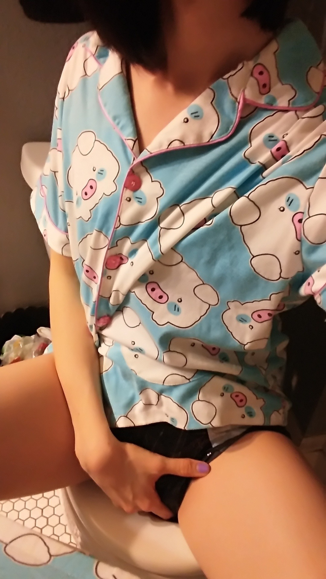 crinkle-buttz:  Sagging at a sleepover :3 