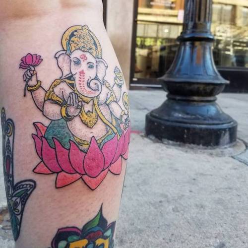 2nd tattoo of the day a cute lil Ganesh Color and dot work. #tattooartist #tattoo #tattoos #chicago 