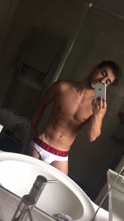 bloodmagician:  Goodmorning, send me anons (non dick related please) 